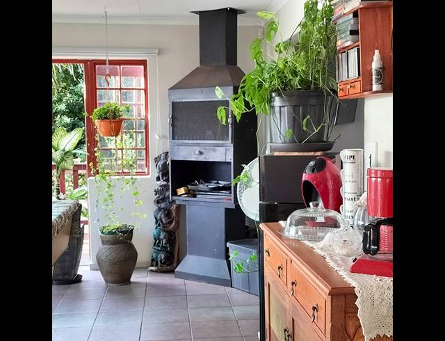 4 BEDROOM HOUSE FOR SALE IN FRAAIUITSIG